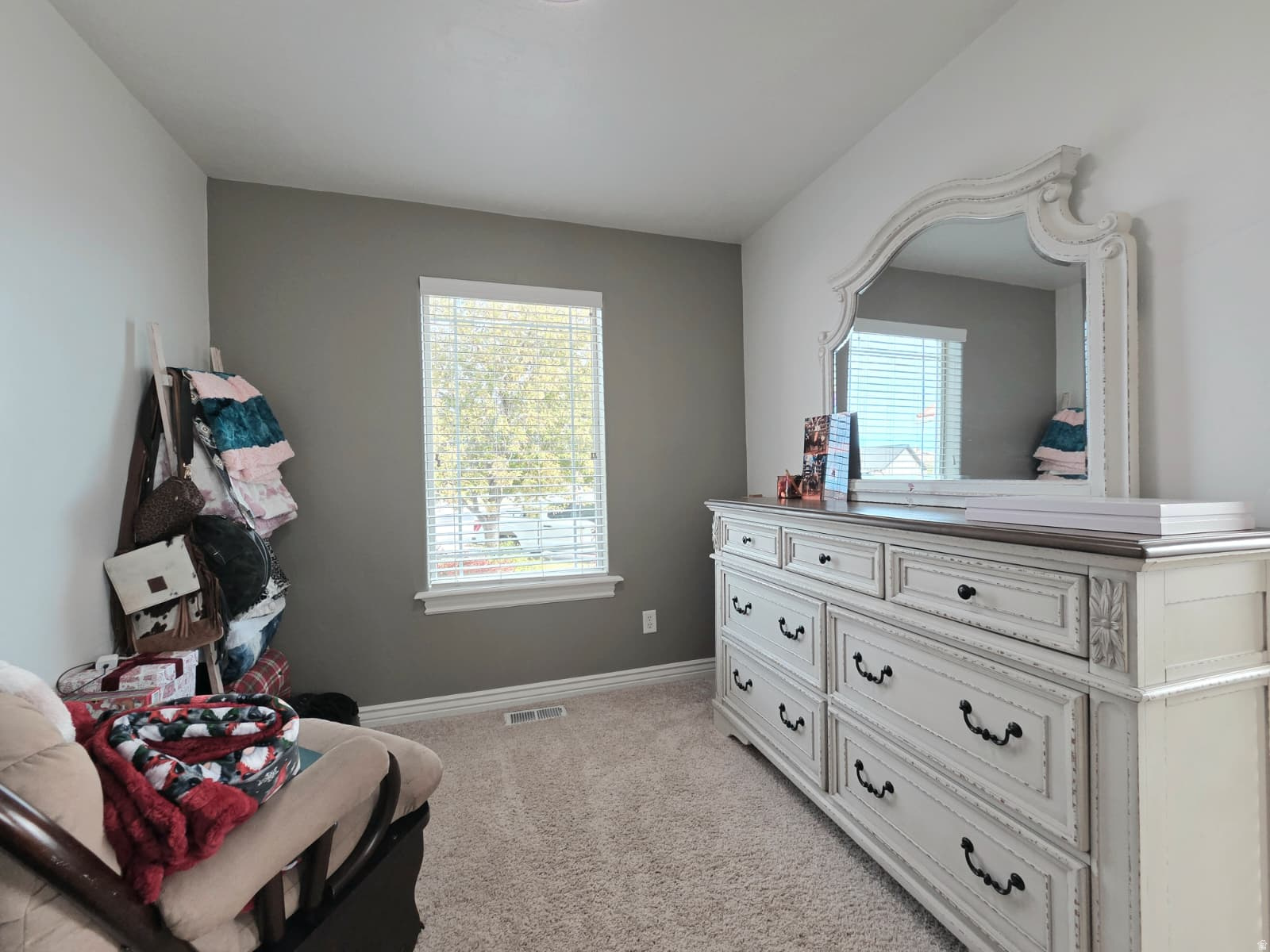 HILLSIDE HAVEN - Residential