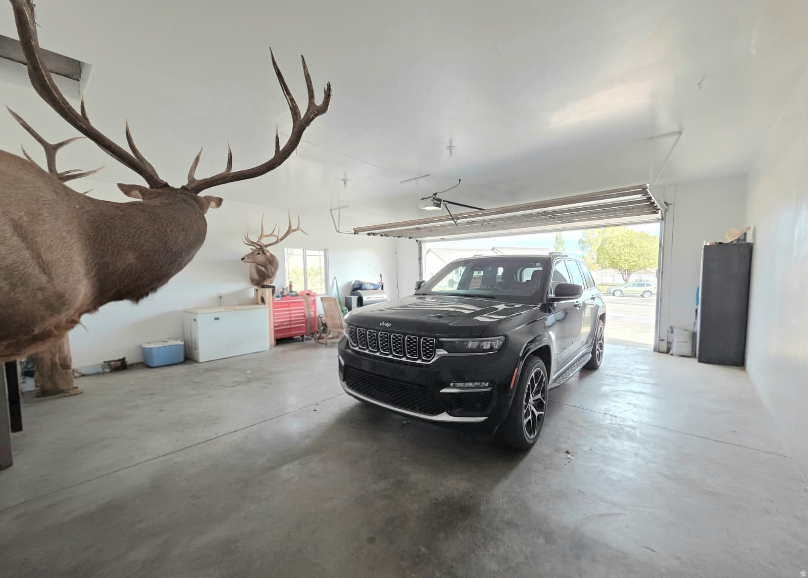 HILLSIDE HAVEN - Residential