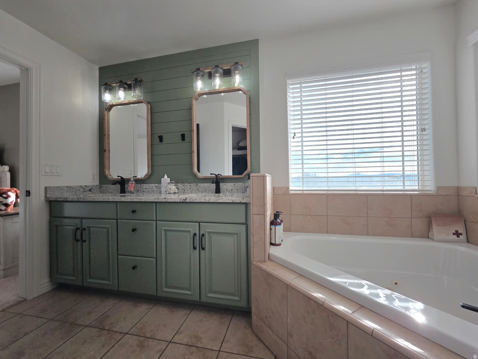 HILLSIDE HAVEN - Residential