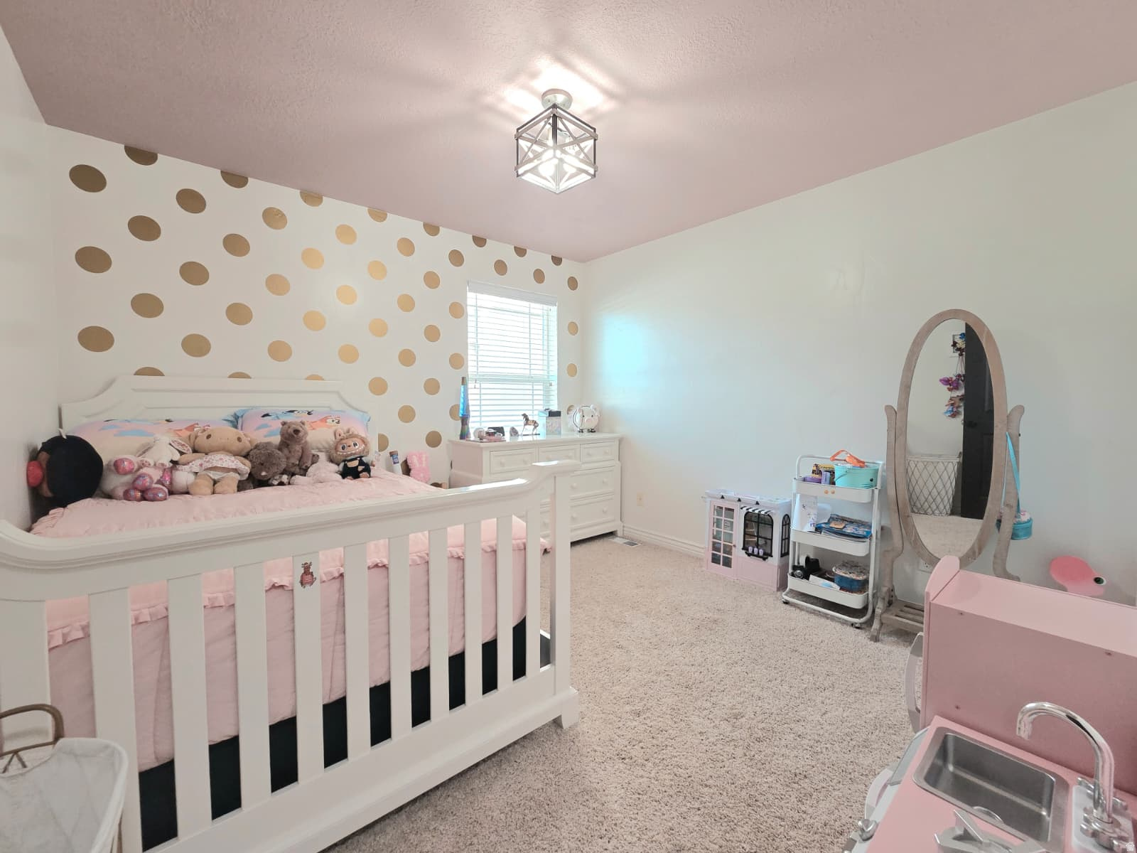 HILLSIDE HAVEN - Residential