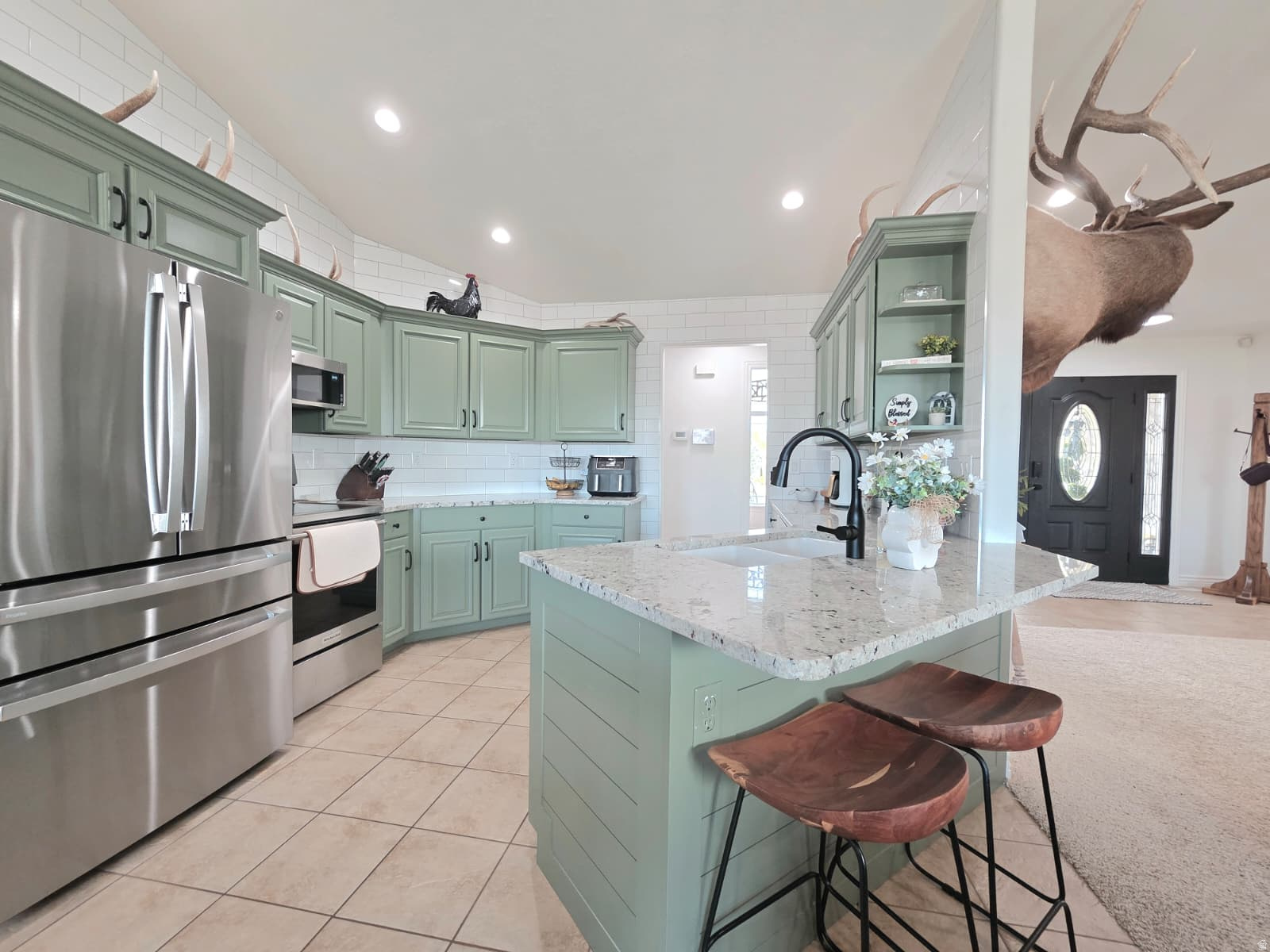 HILLSIDE HAVEN - Residential