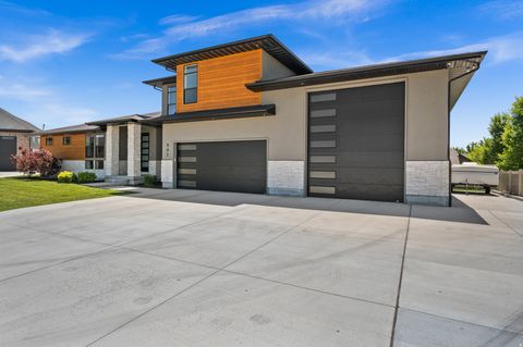 Photo of 507 W WINDMILL GATE CV, Draper, UT 84020 (MLS # 2153981)
