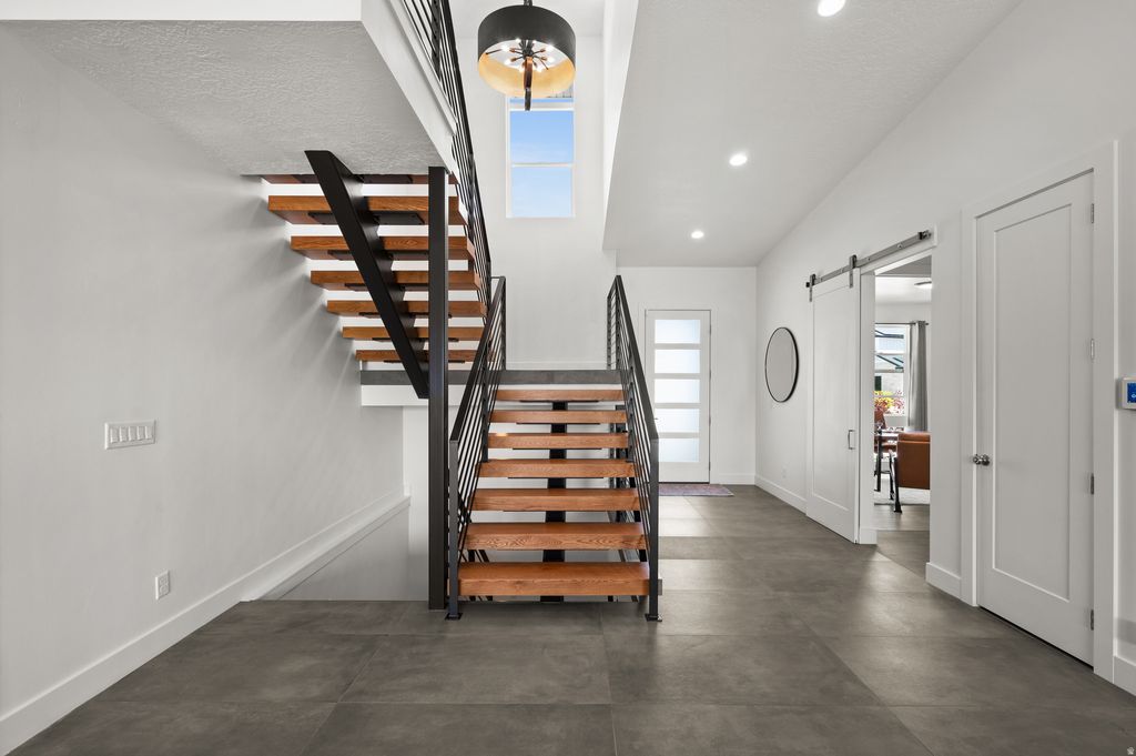 Photo of 507 W WINDMILL GATE CV, Draper, UT 84020 (MLS # 2153981)
