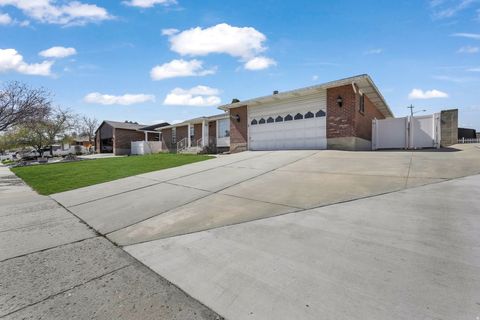 Photo of 5884 S JONQUIL DR, Taylorsville, UT 84129 (MLS # 2138132)