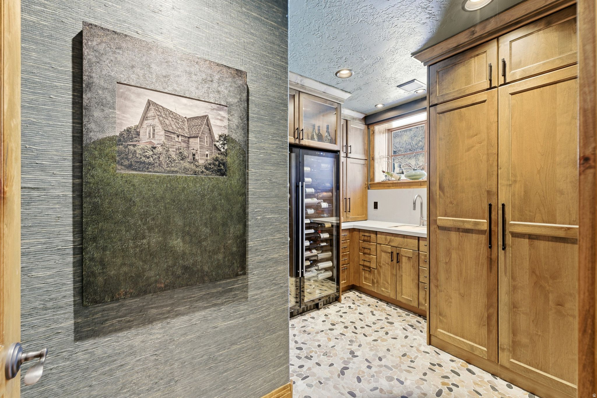 APRIL MOUNTAIN CONDOMINIUM - Residential