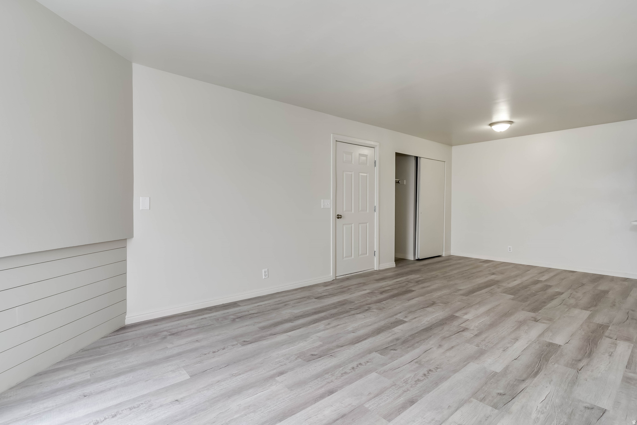 SHERWOOD OAKS CONDOMINIUMS - Residential