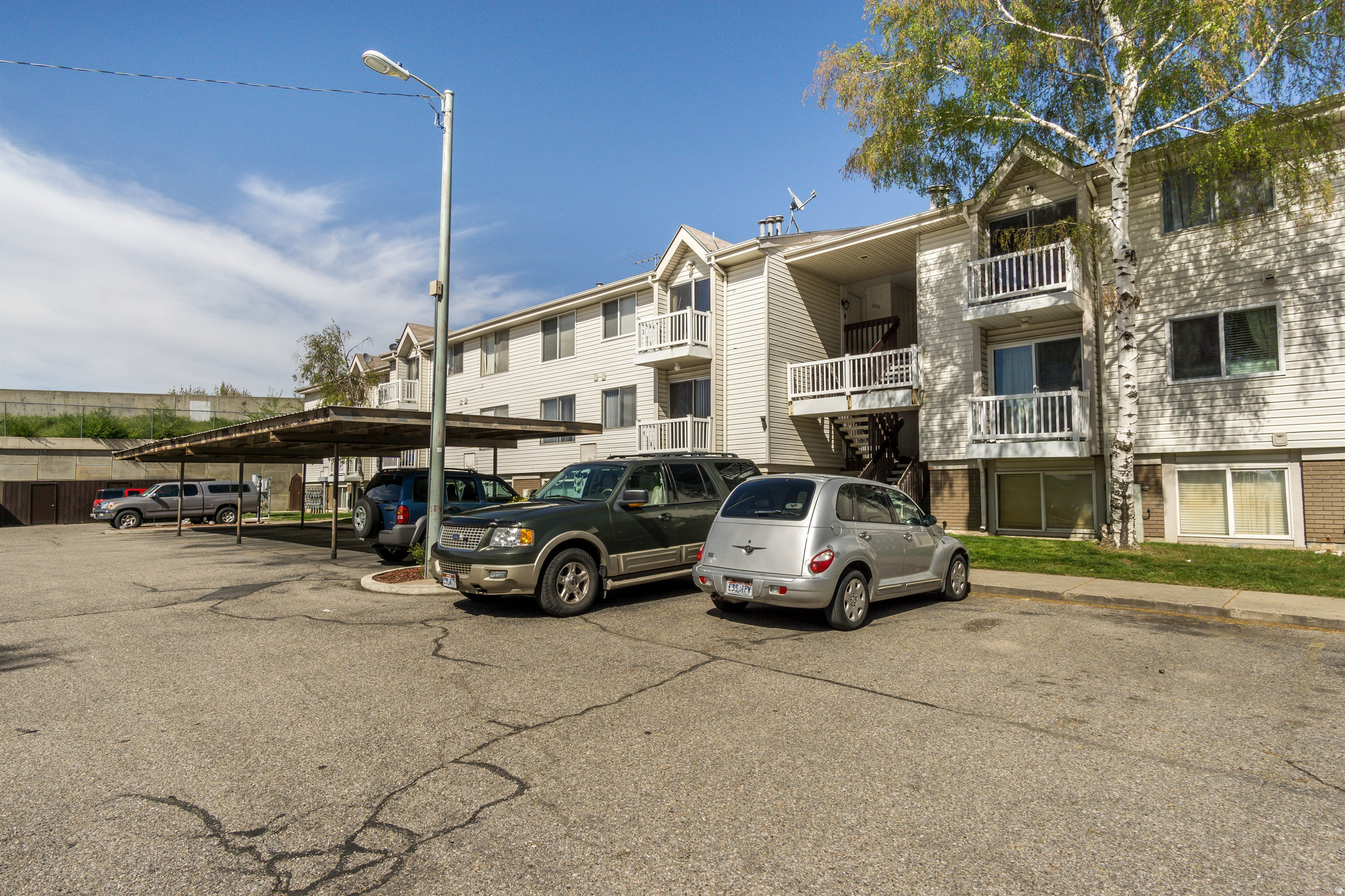 SHERWOOD OAKS CONDOMINIUMS - Residential