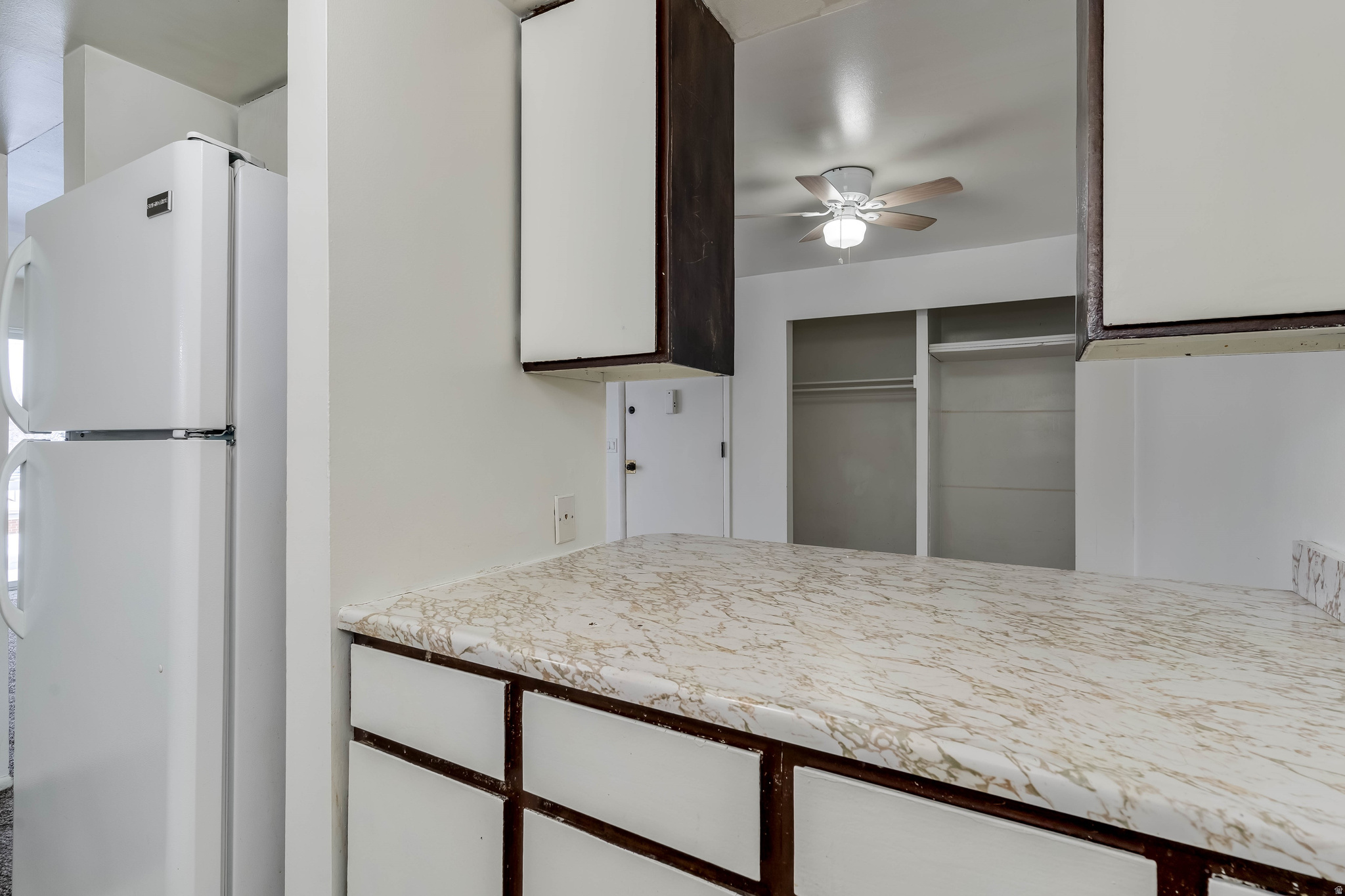 SHERWOOD OAKS CONDOMINIUMS - Residential