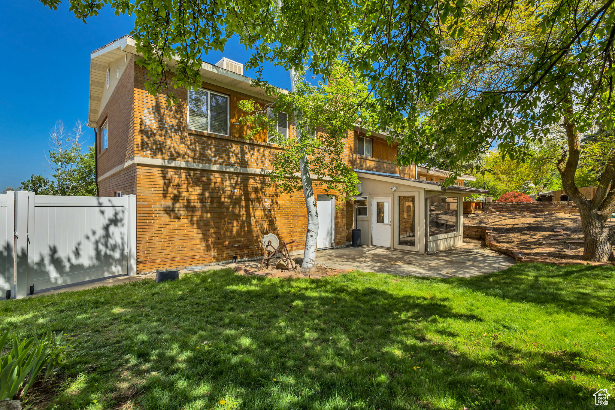 1253 Oakridge Ln, Bountiful, Utah image 1