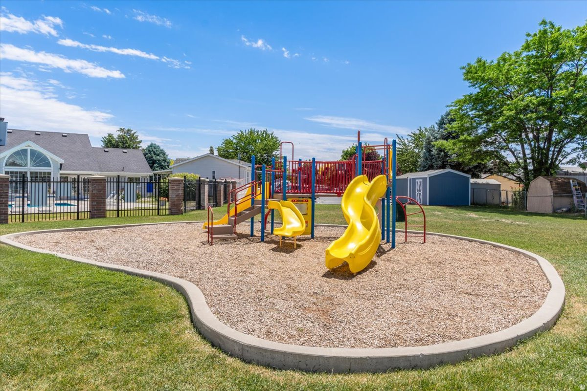 CRESCENTWOOD VILLAGE - Residential