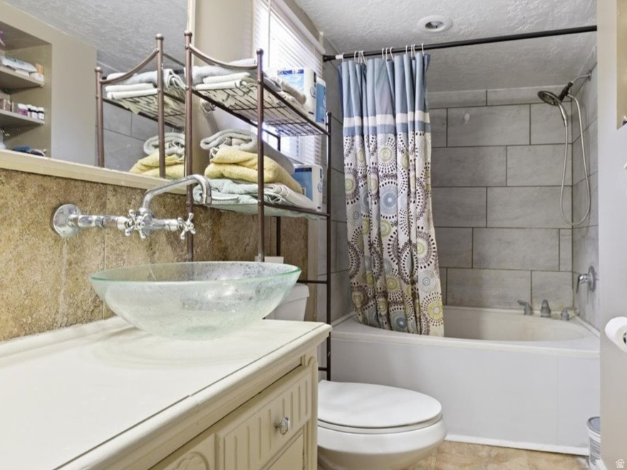 CRESCENTWOOD VILLAGE - Residential