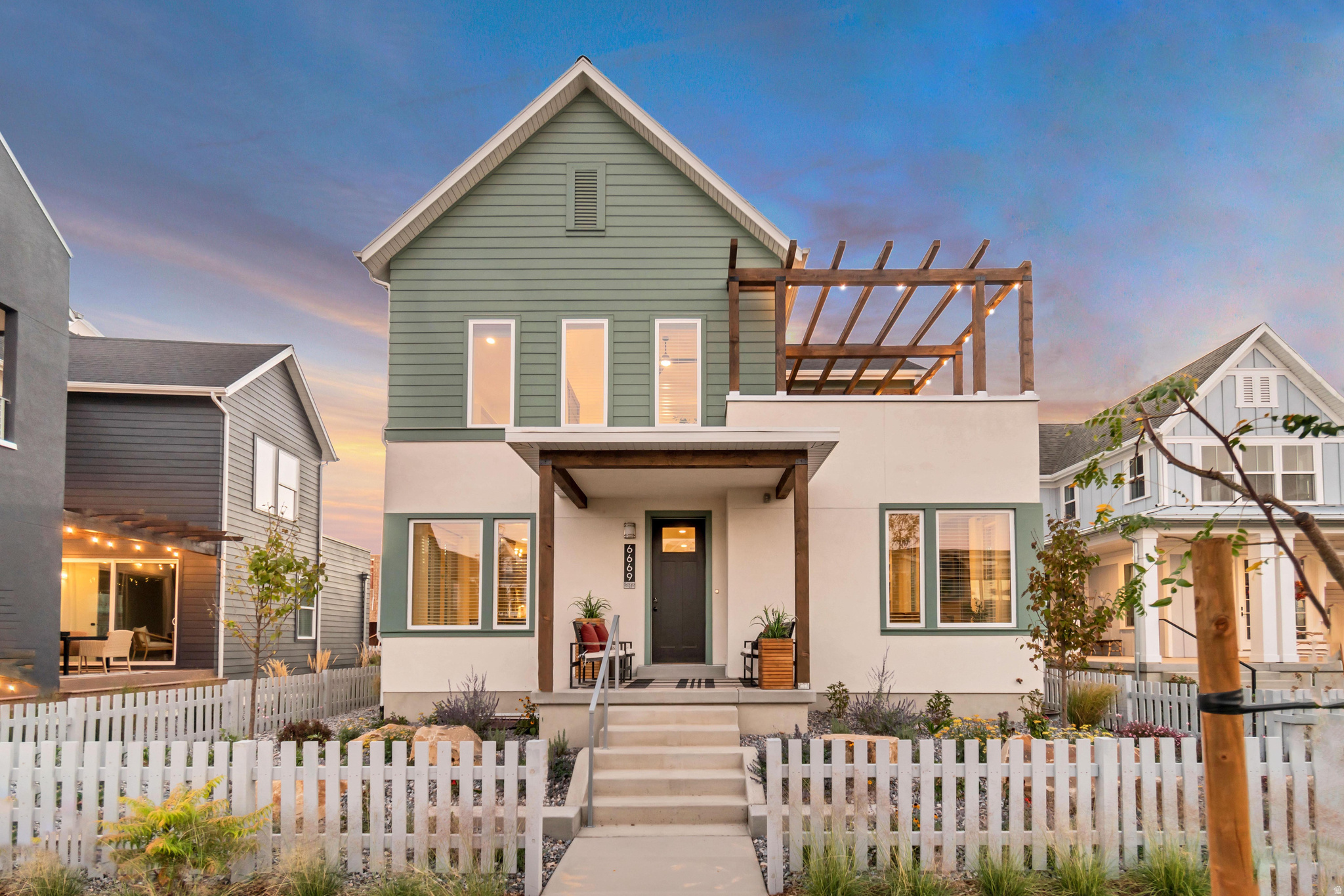 DAYBREAK - Residential