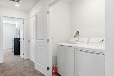 Tiny photo for 3329 E BIG BEND LN, Washington, UT 84780 (MLS # 2145345)