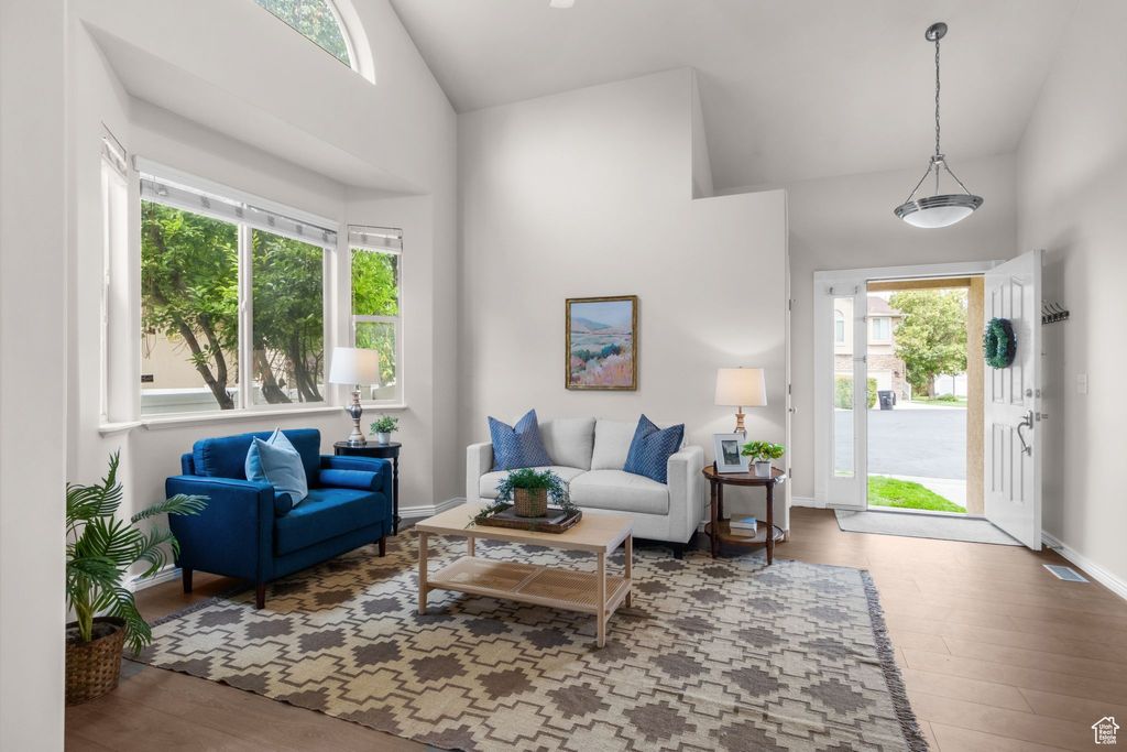 Photo of 1364 E OLD MAPLE CT S, Salt Lake City, UT 84117 (MLS # 2110889)