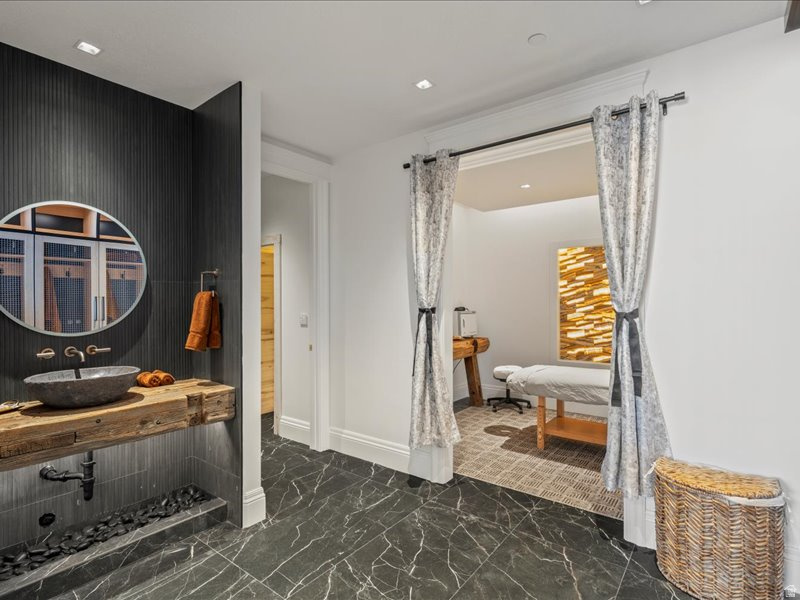 LEGACY MOUNTAIN ESTATES - Residential