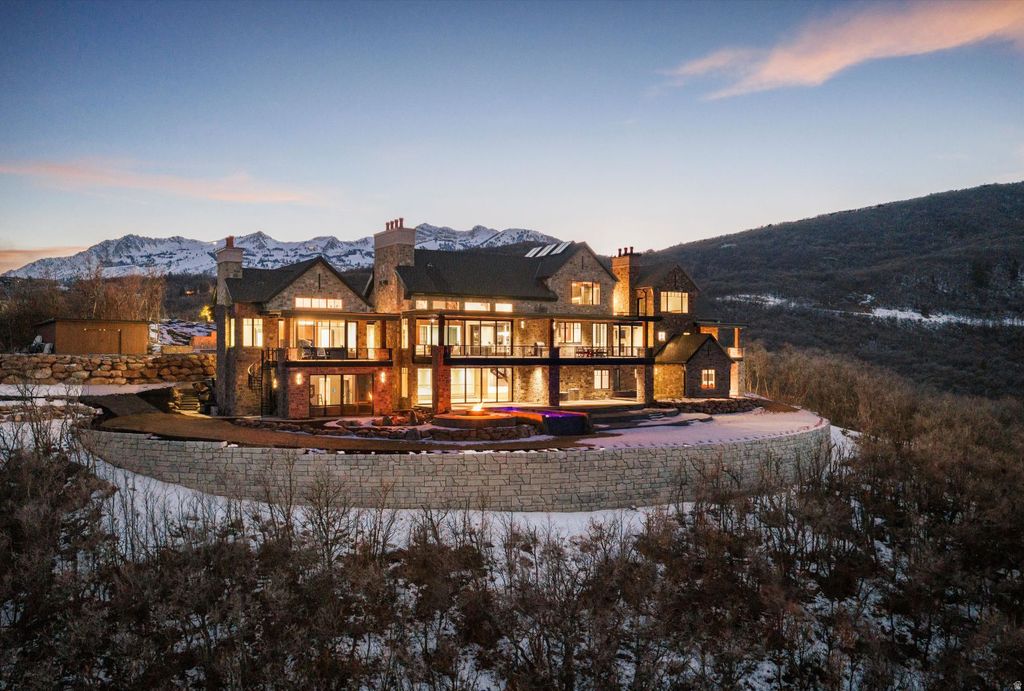 Photo of 5734 E LEWIS POINT CIR, Huntsville, UT 84317 (MLS # 2137383)