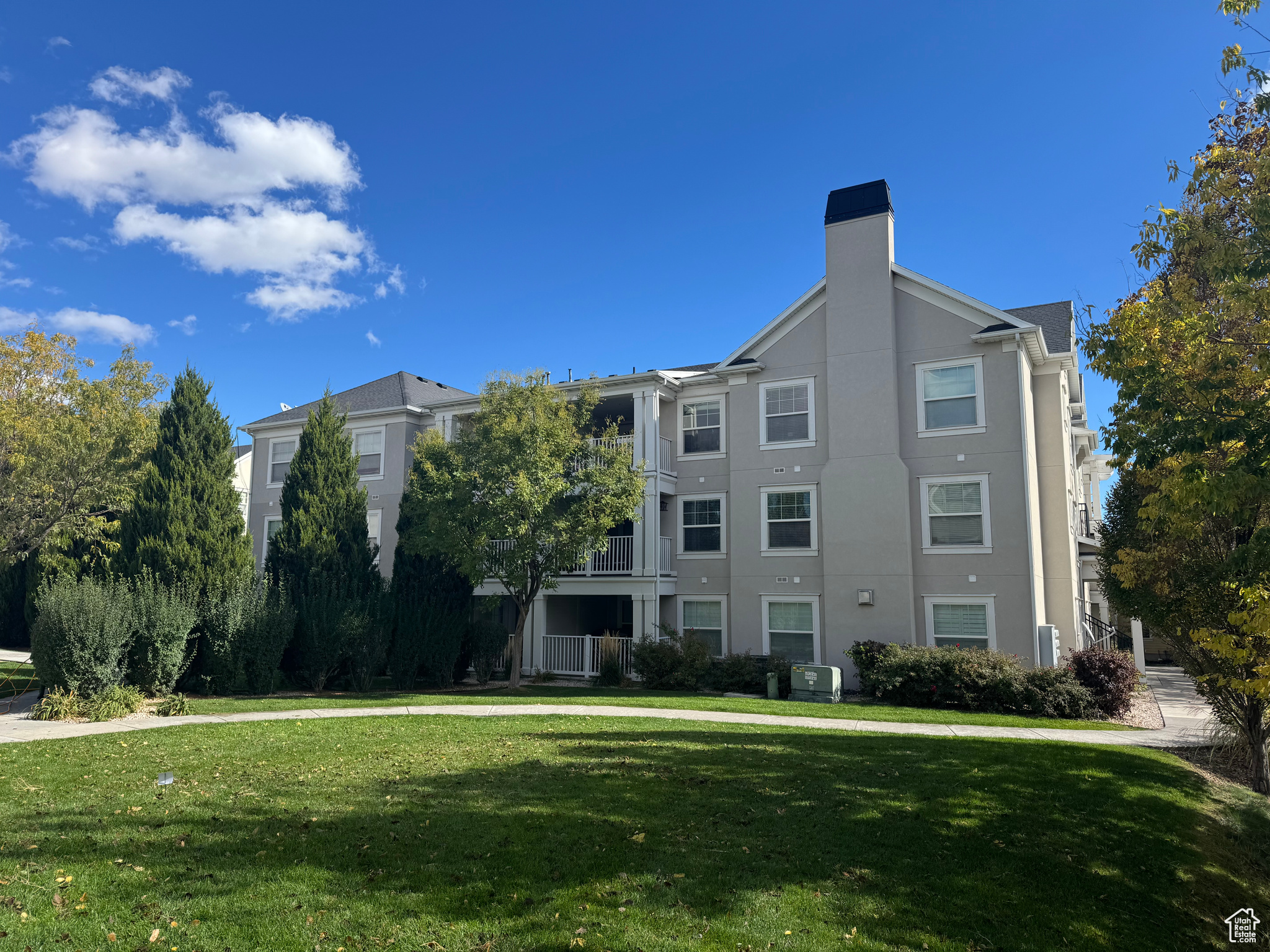 11776 S GRANDVILLE AVENUE AVE 112