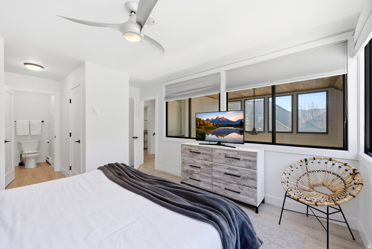 PAY DAY CONDOMINIUM - Residential