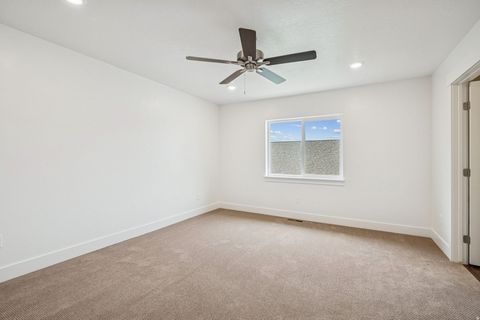 Tiny photo for 1627 N ANGEL ST, Layton, UT 84041 (MLS # 2128483)