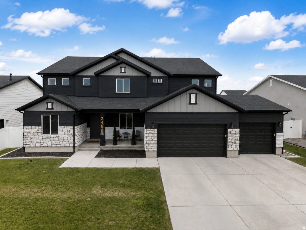 Photo of 2468 W 3230 S, Syracuse, UT 84075 (MLS # 2184993)