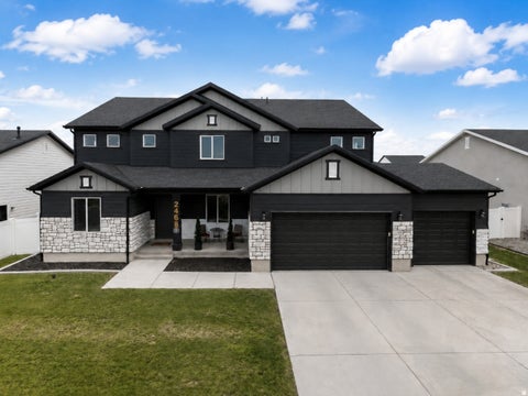 Photo of 2468 W 3230 S, Syracuse, UT 84075 (MLS # 2184993)