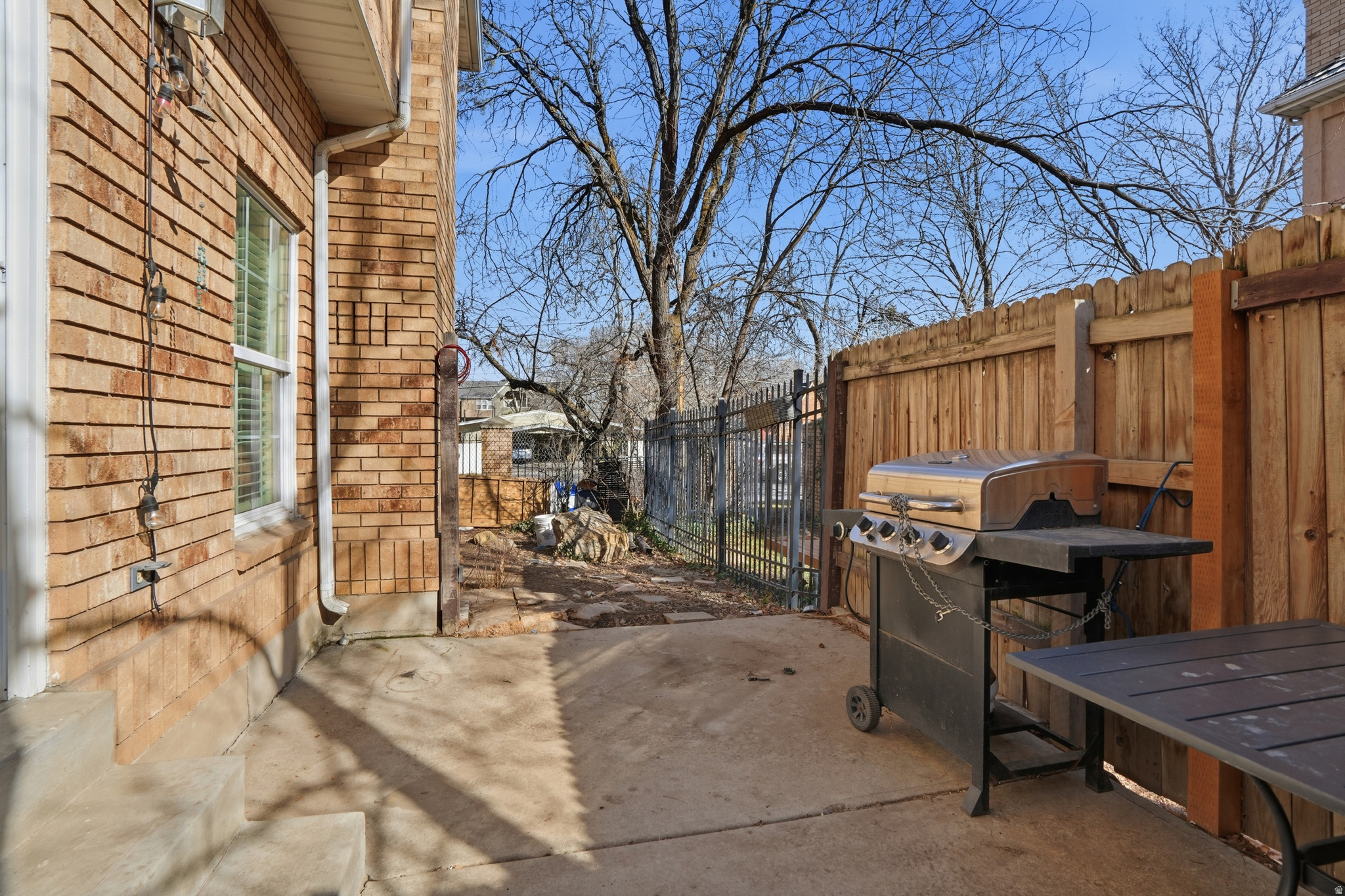 VILLAS OF COUNTRYLAN - Residential