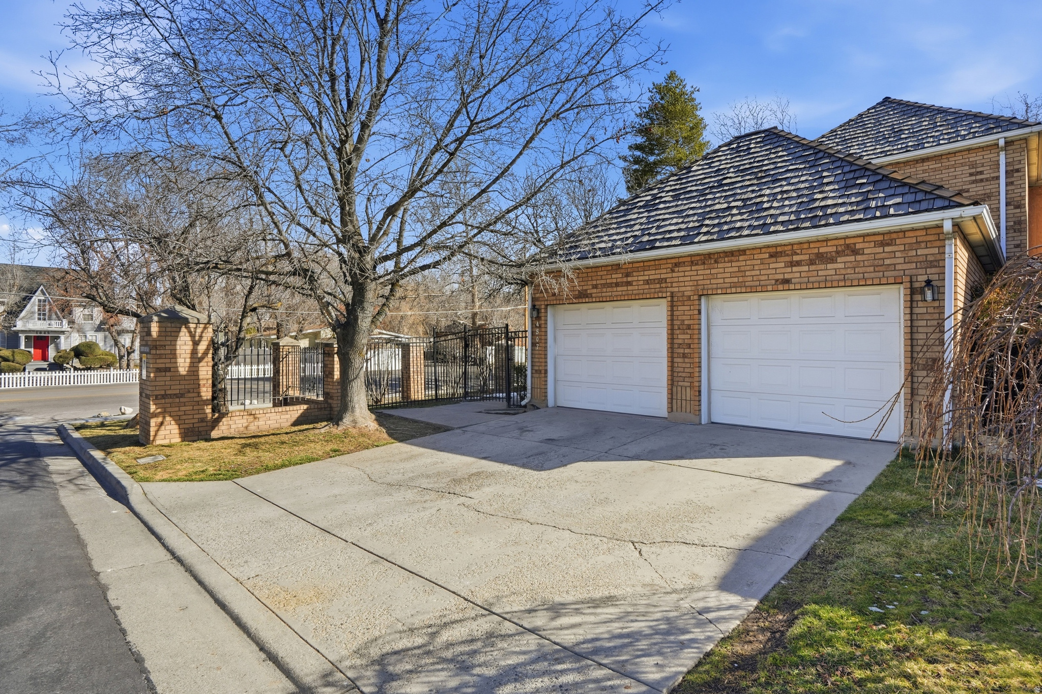 VILLAS OF COUNTRYLAN - Residential