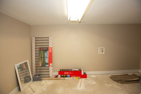 Tiny photo for 264 E 700 N, Harrisville, UT 84404 (MLS # 2139185)