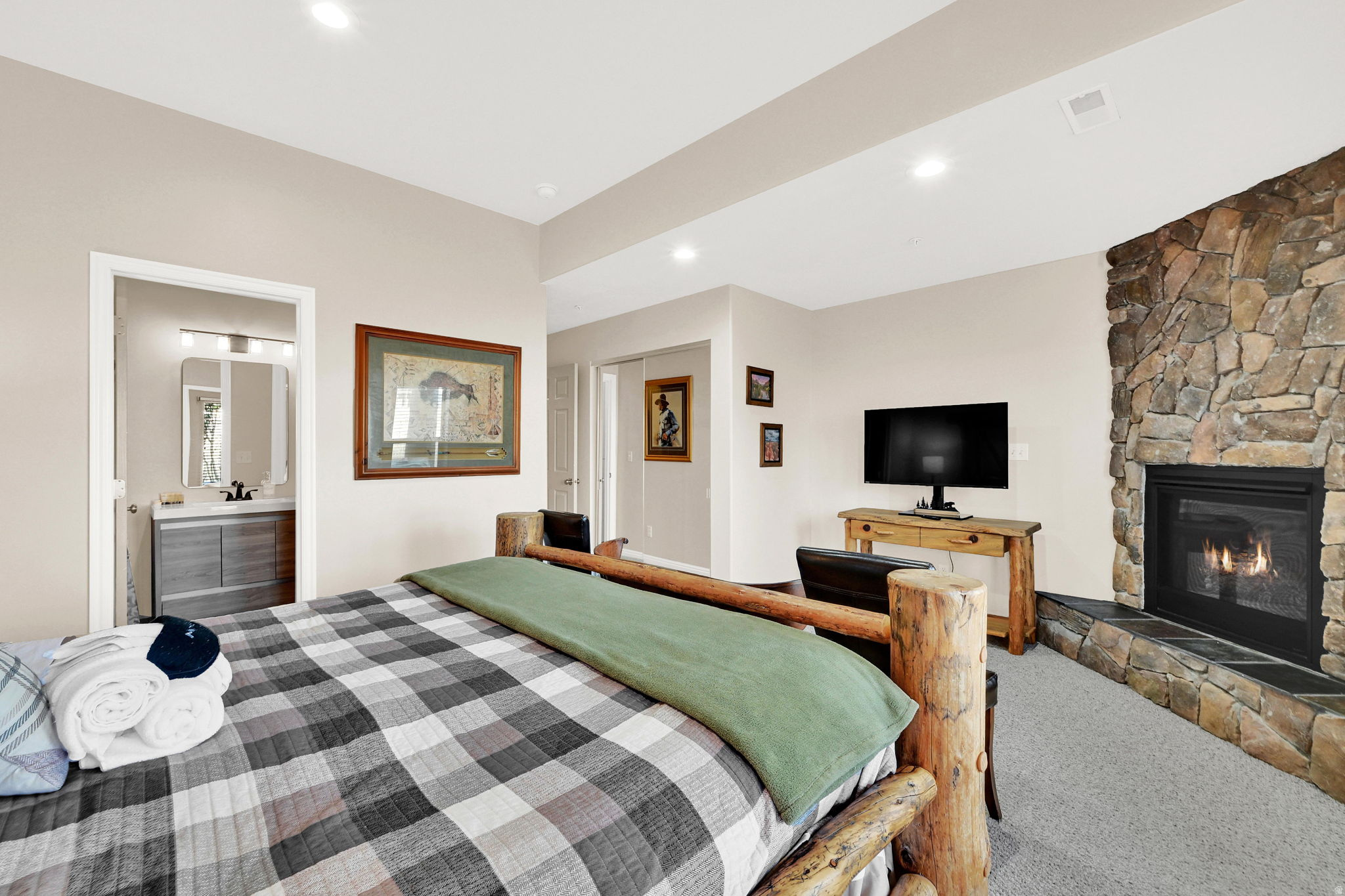 MOOSE HOLLOW - Residential