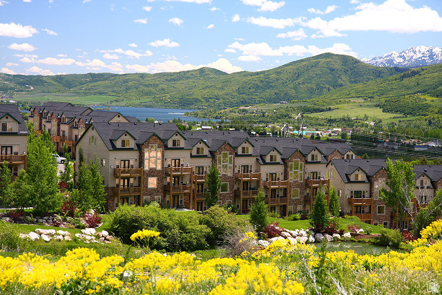 MOOSE HOLLOW - Residential