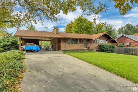 Photo of 637 W PAGES LN S, West Bountiful, UT 84087 (MLS # 2118037)