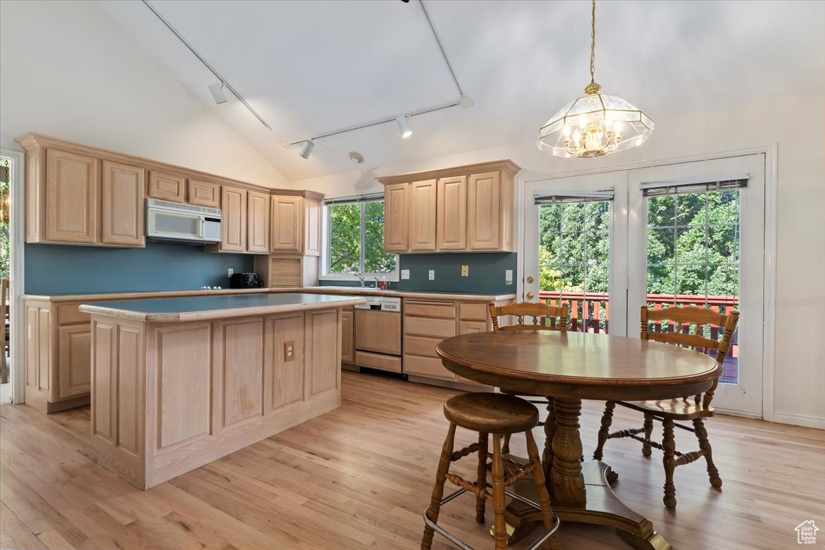 MILL HOLLOW - Residential