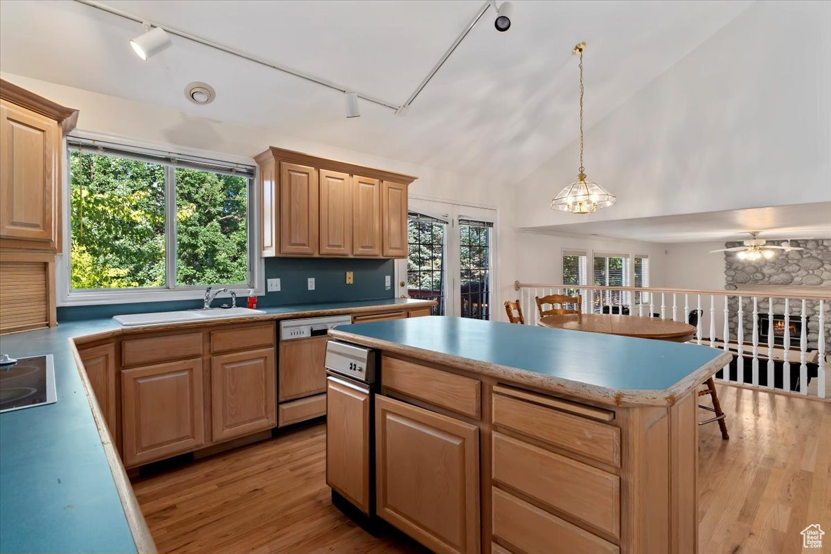 MILL HOLLOW - Residential