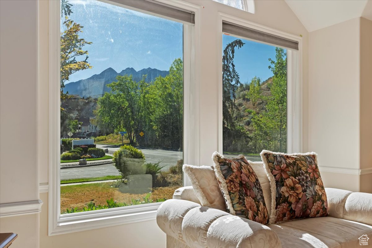 MILL HOLLOW - Residential