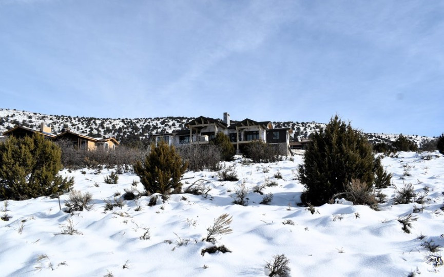 RED LEDGES - Land