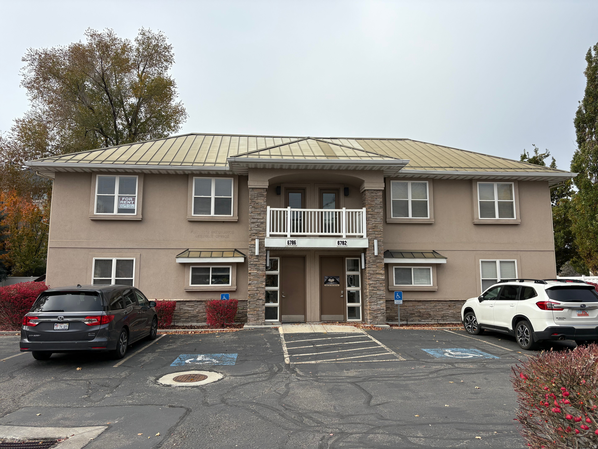 CALLOWAY COURT - Commercial Lease