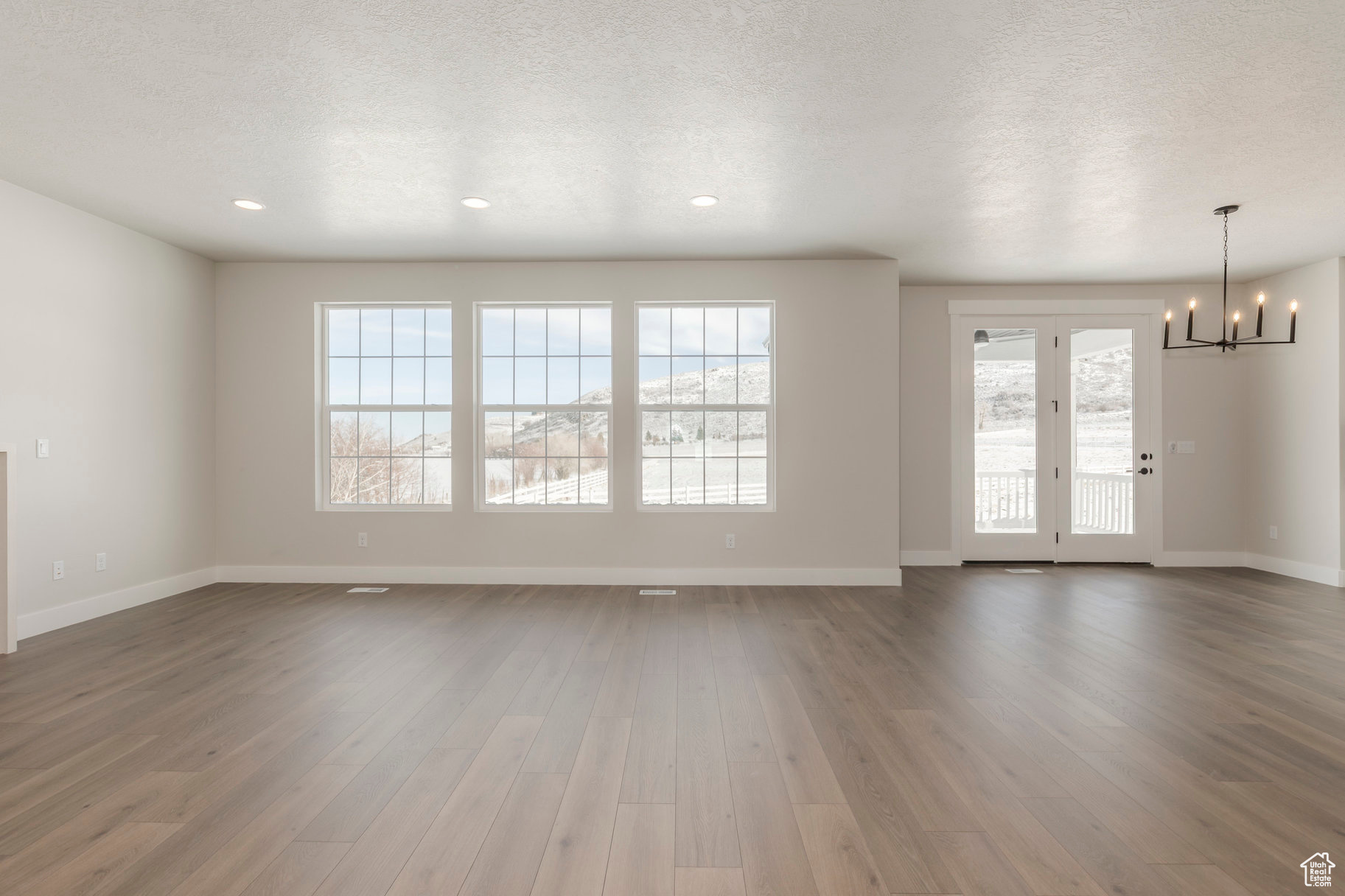 STEWART RANCHES - Residential