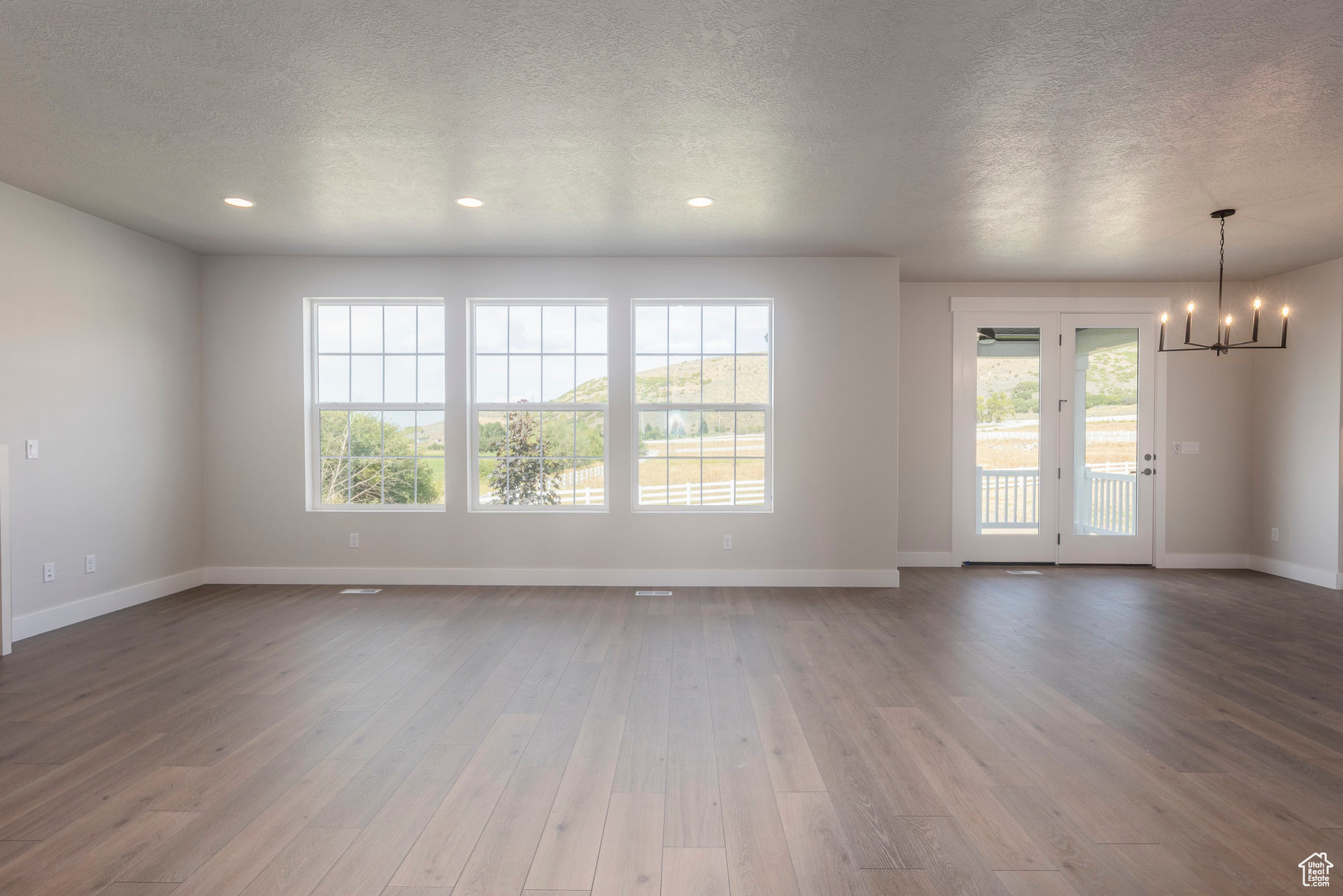 STEWART RANCHES - Residential