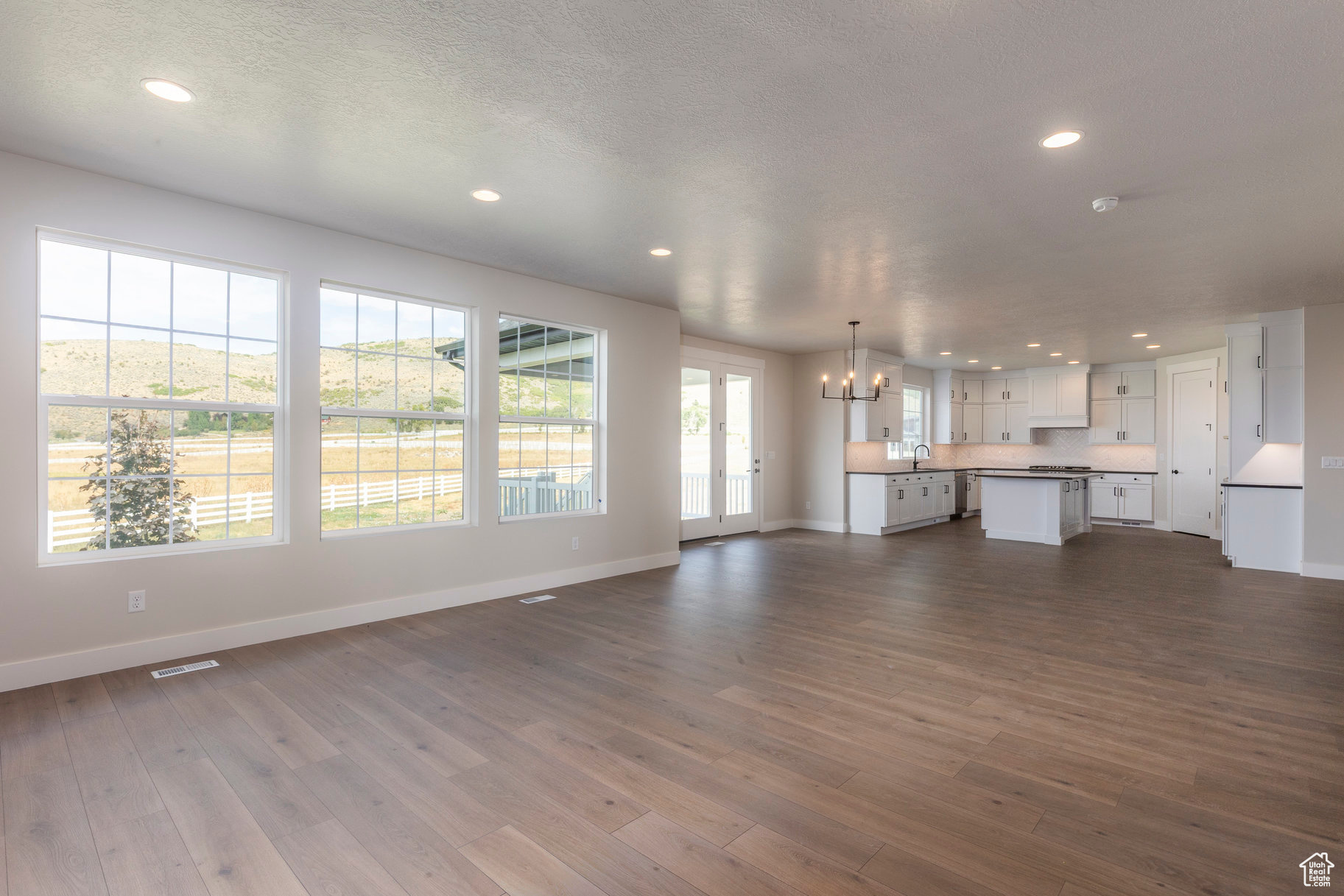 STEWART RANCHES - Residential
