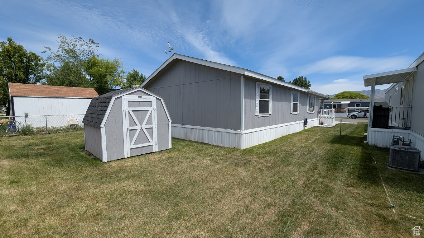 TOWN & COUNTRY ESTATES - Residential