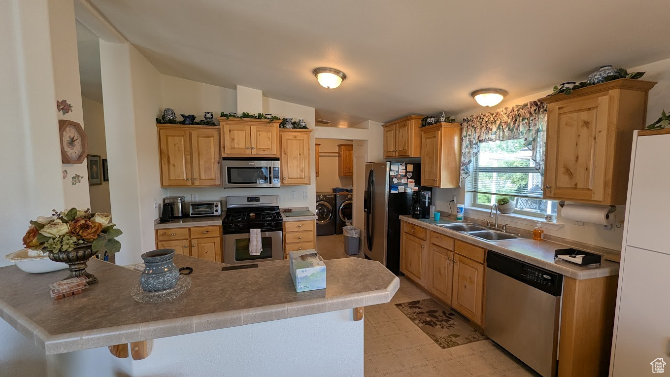 TOWN & COUNTRY ESTATES - Residential