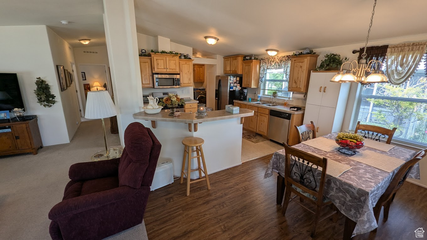 TOWN & COUNTRY ESTATES - Residential