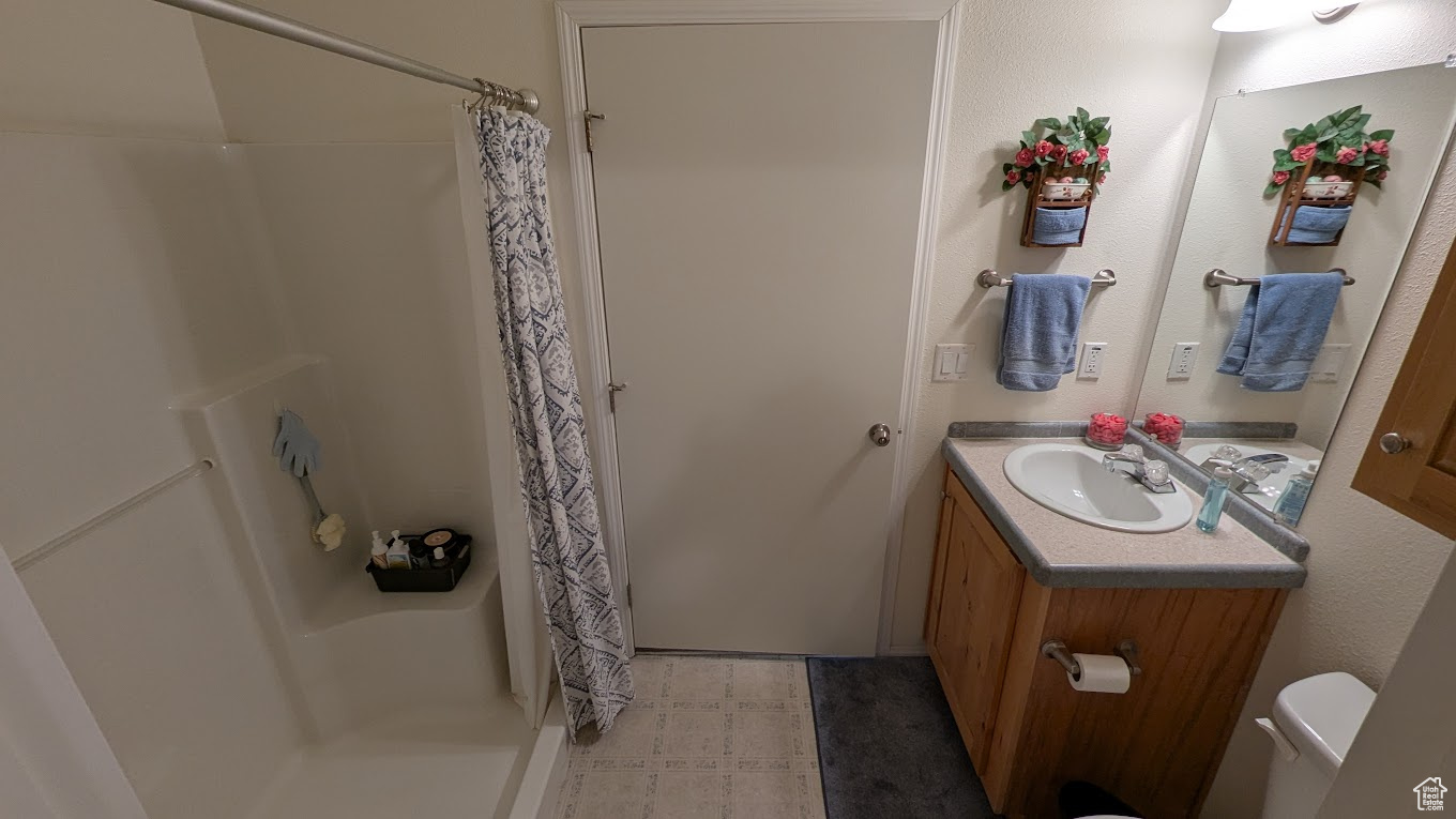 TOWN & COUNTRY ESTATES - Residential