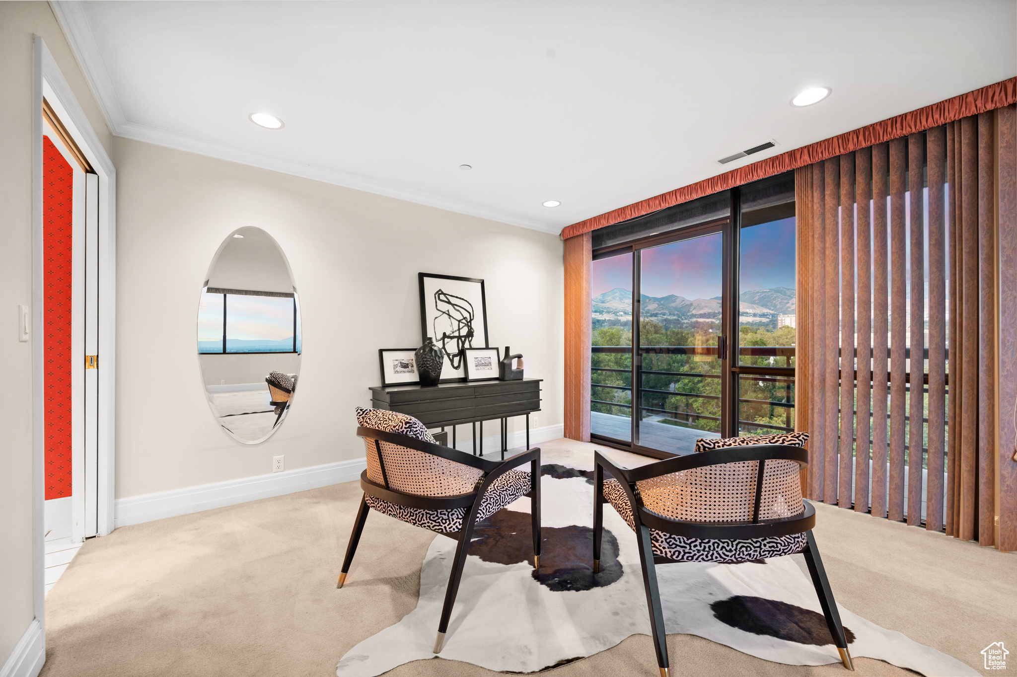 GOVERNORS PLAZA - Residential