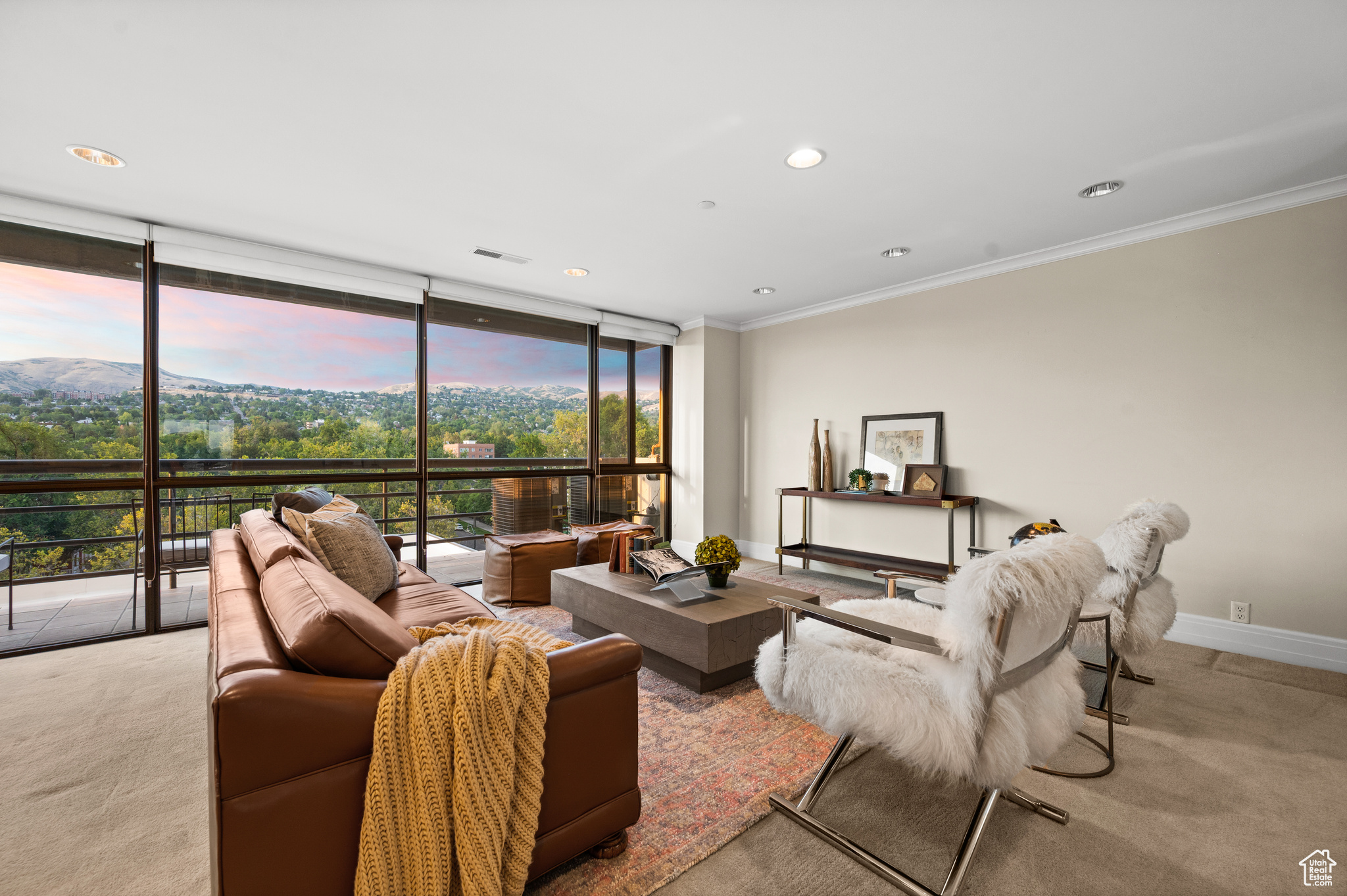GOVERNORS PLAZA - Residential