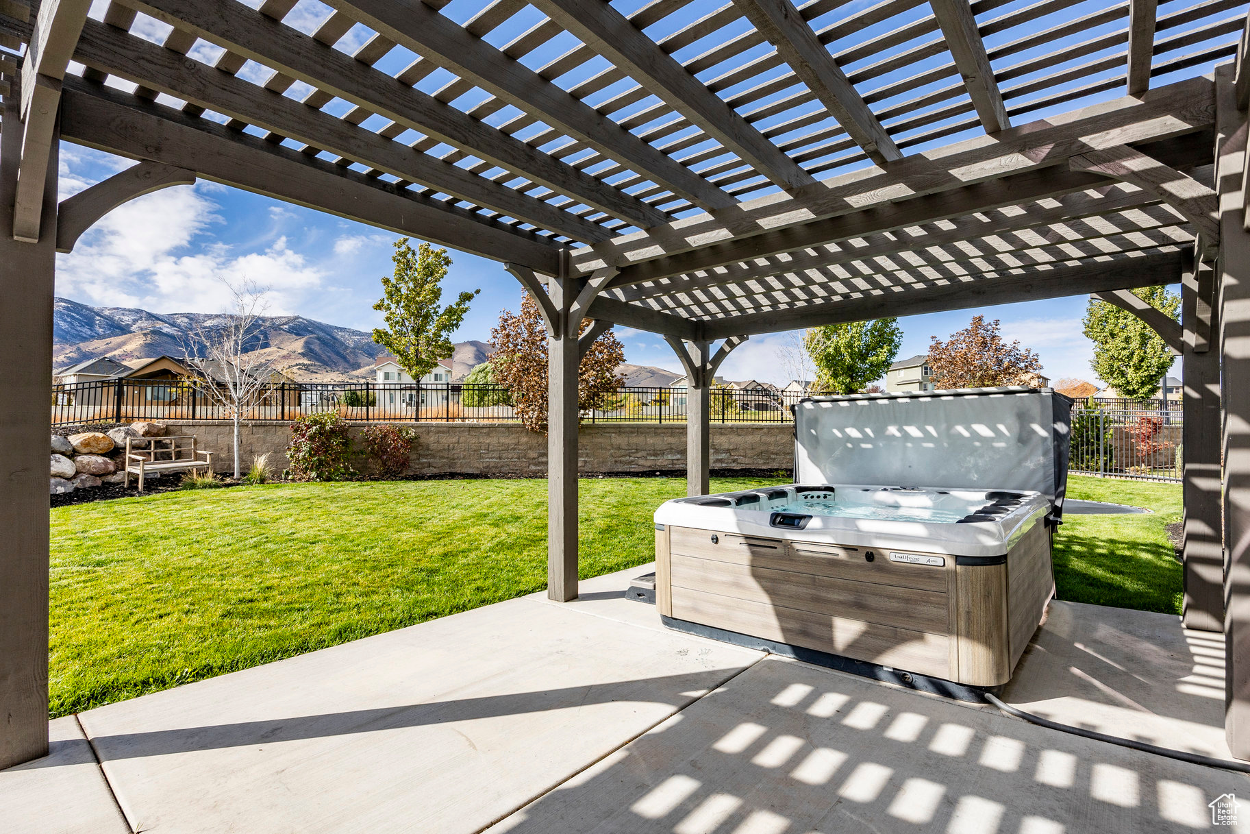2767 S Waterview Dr, Saratoga Springs, Utah image 2