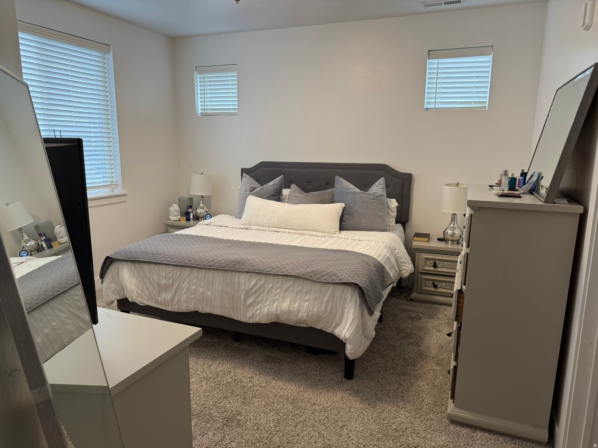 LAKE FRONT - Residential