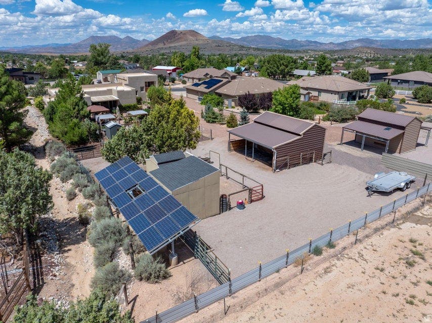 Photo of 738 N HIGH GROUND DR, Dammeron Valley, UT 84783 (MLS # 2180853)