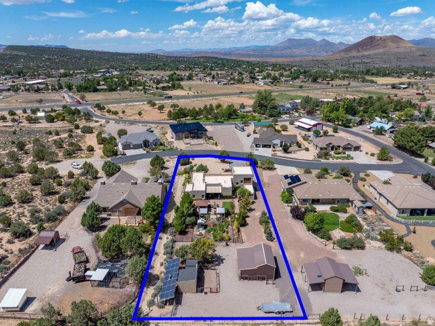 Photo of 738 N HIGH GROUND DR, Dammeron Valley, UT 84783 (MLS # 2180853)