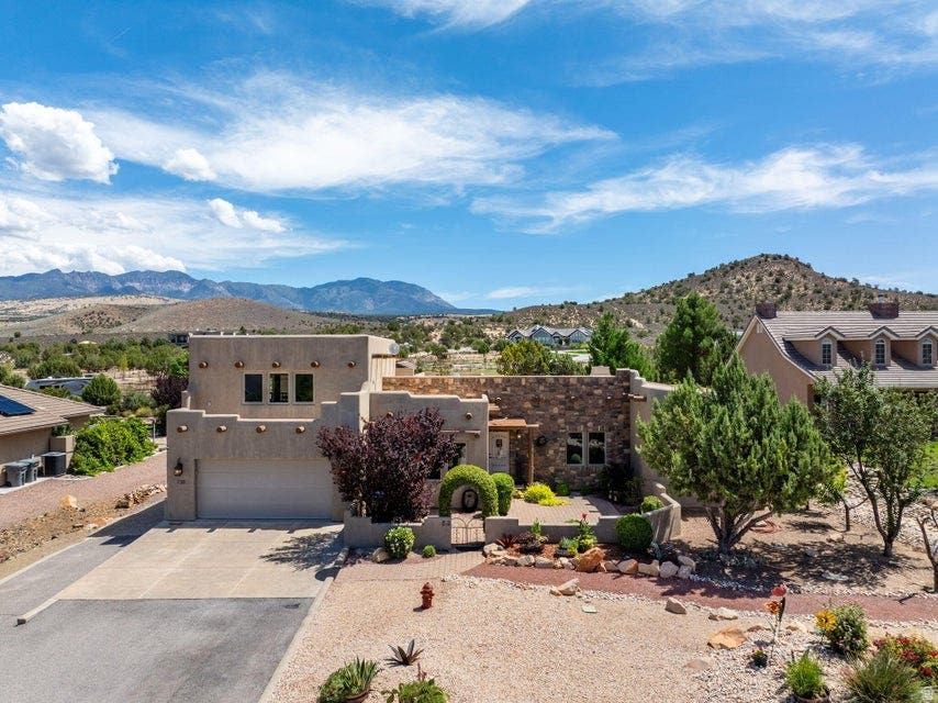 Photo of 738 N HIGH GROUND DR, Dammeron Valley, UT 84783 (MLS # 2180853)